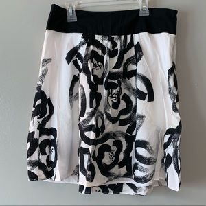 Super cute black and white flowey cotton skirt